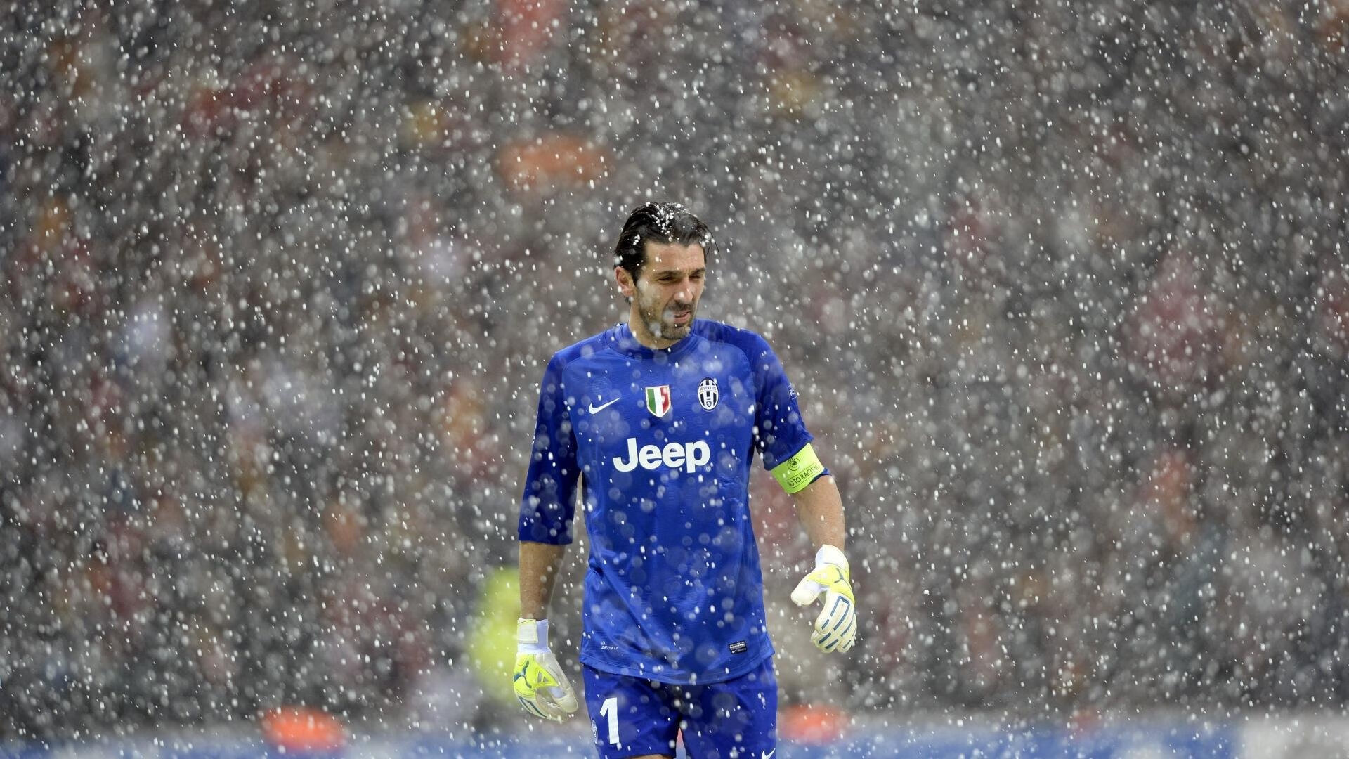 乐鱼体育(中国)官方网站-拜仁全场高压战术压制博卡中场,拜仁防线