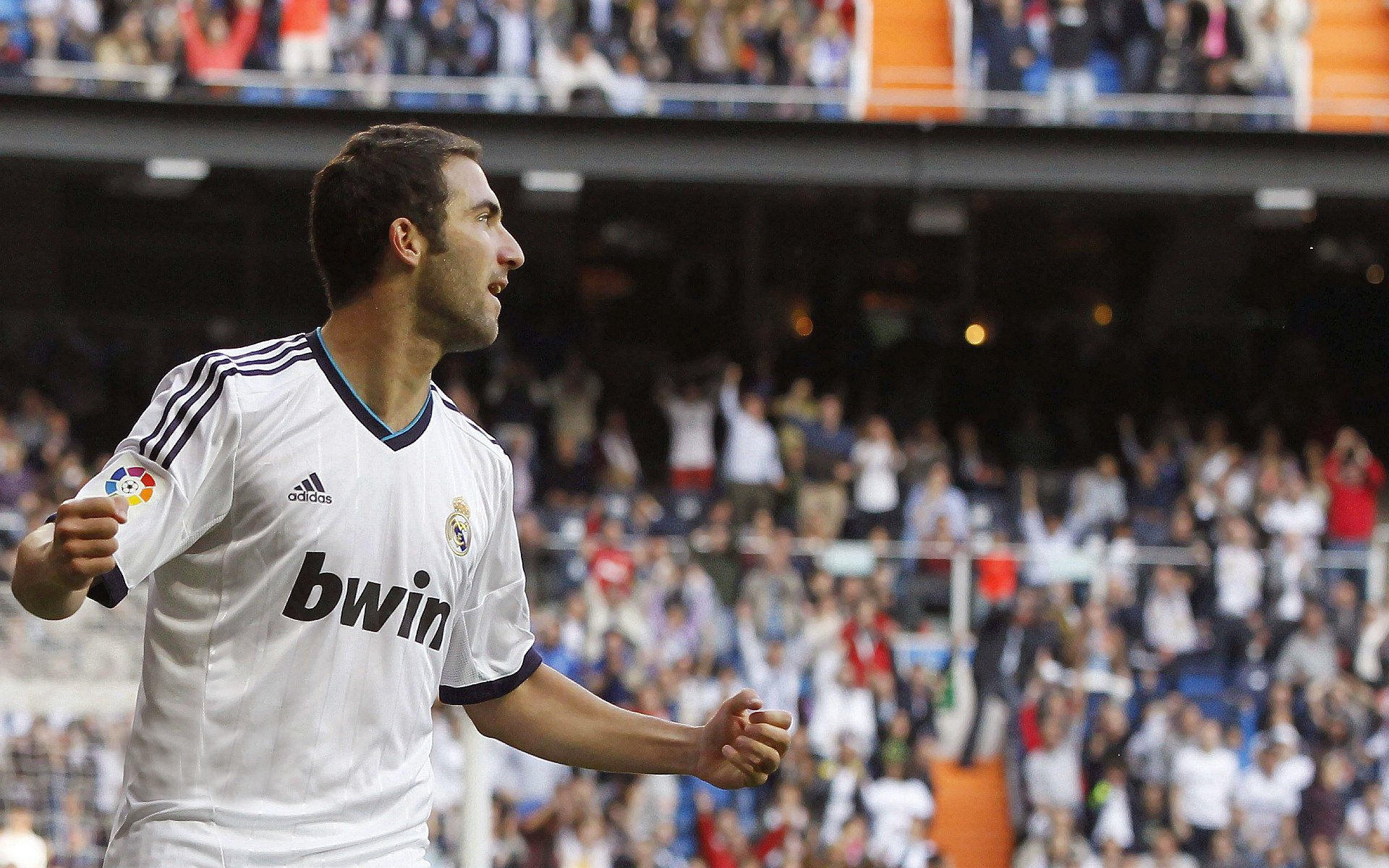 Leyu Sport下载-隆戈:全黑队进攻的超能力,突破防线无人可挡,隆戈斯干红葡萄酒价格